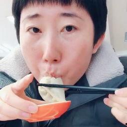 秀儿姐姐吃瓜